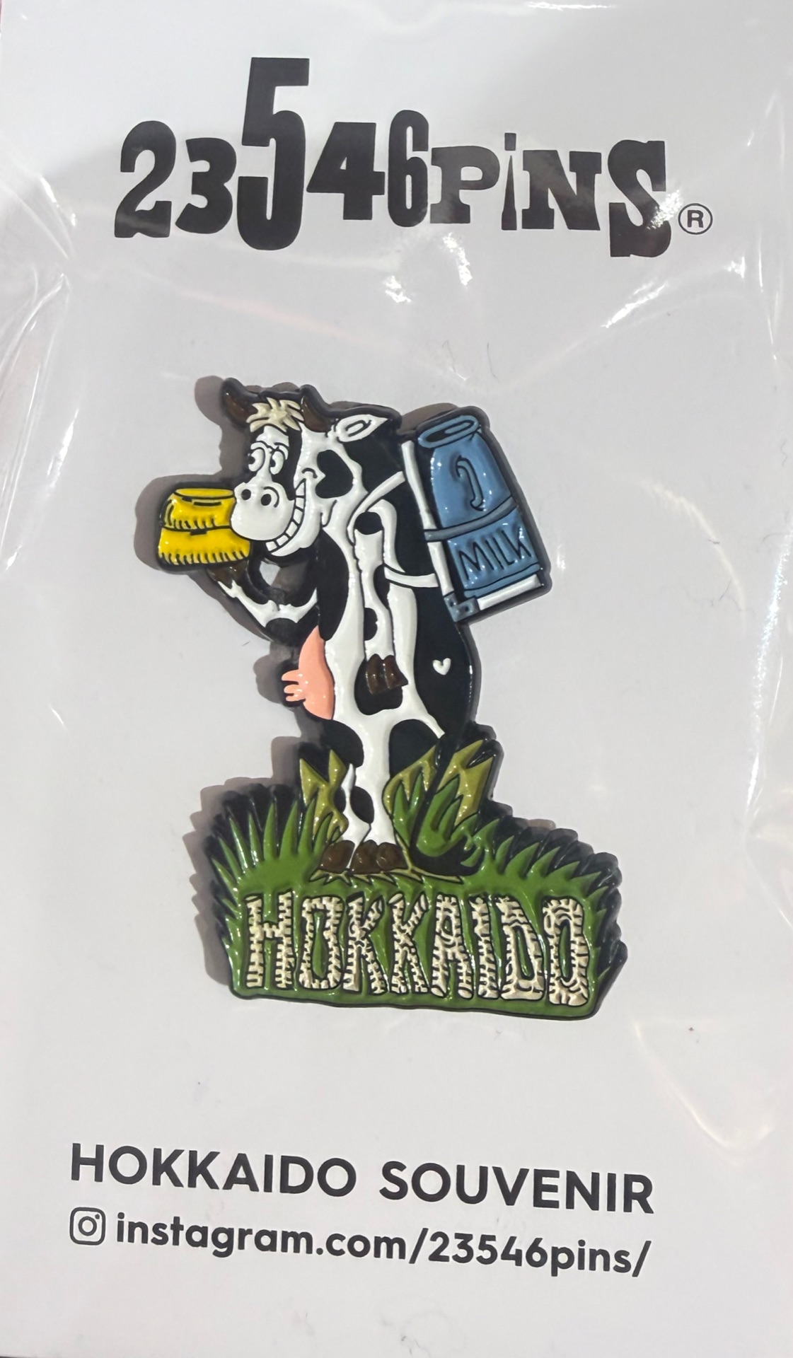 23546PINS 牛のピンバッジ